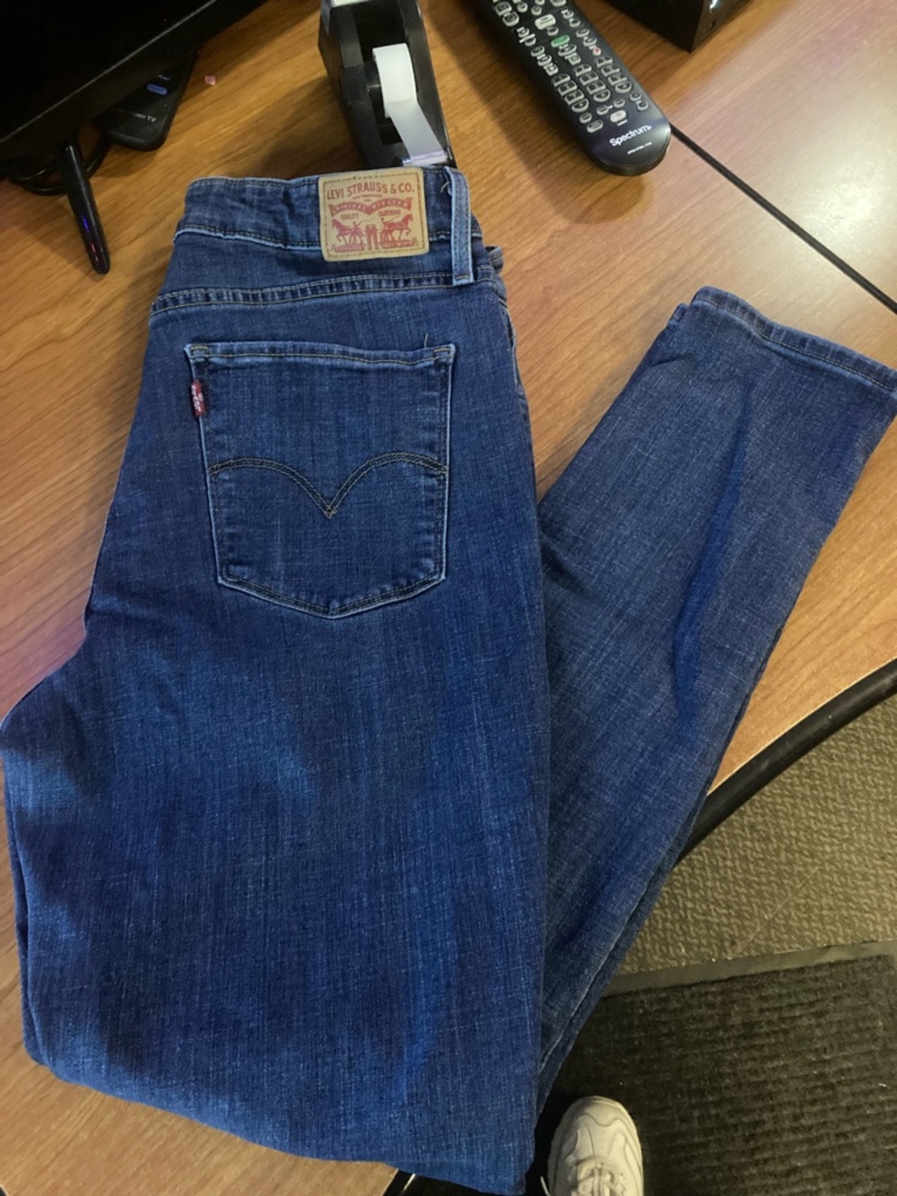 Levi's Men's Indigo Blue Slim Straight Jeans